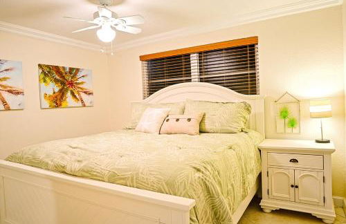 Tiki Hut Pool 4 BR Coastal Cottage Dream Vacation - Foto 9