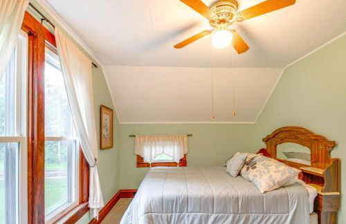 Charming Long Lake Home with Dock on 2 Acres! - Foto 19