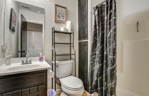 Easy Hwy Access to ATL: Work-Ready Riverdale Home - Foto 21