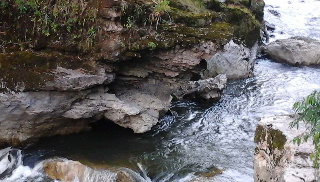 Derrepente Waterfall Trekking Tour