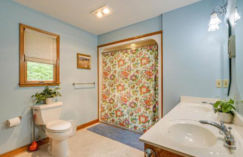 5 Mi to Lake Robinson: WFH-Friendly Home w/ Pool - Photo 20