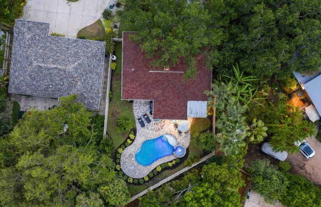 Home with Pool & Hot Tub Close to Beach - Foto 25