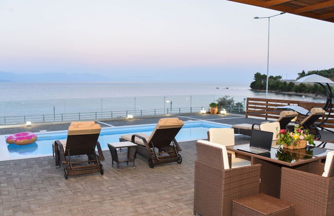 Aurora Luxury Retreat - Beachfront & Private Pool - Foto 10