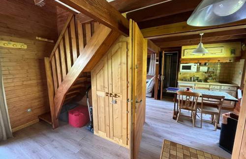 Chalet entier, vue panoramique, ruisseau et sauna. - Foto 9