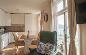 Garden Apartment, 1 Pilots Point - Photo 9