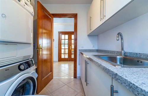 88-Exclusive Villa with Private Pool in Mijas, Malaga - Photo 18