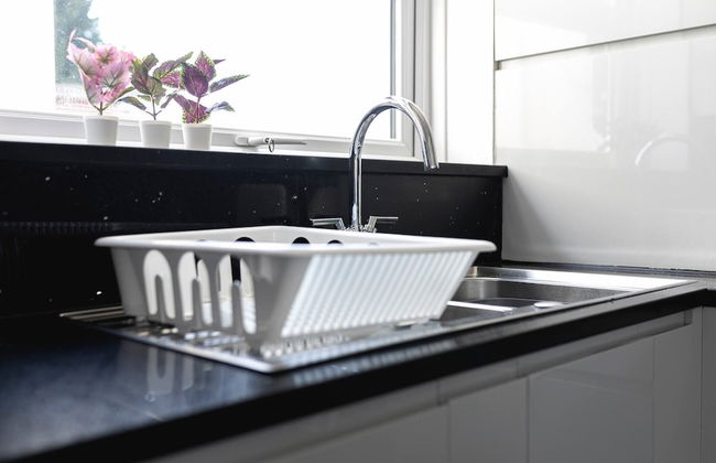 Skyvillion - Enfield 4bed House W Garden & Parking - Photo 25