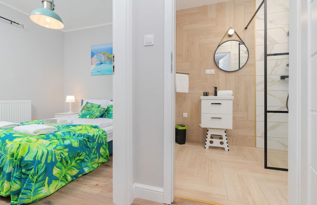 Coast Apartment With Terrace by Renters - Photo 35