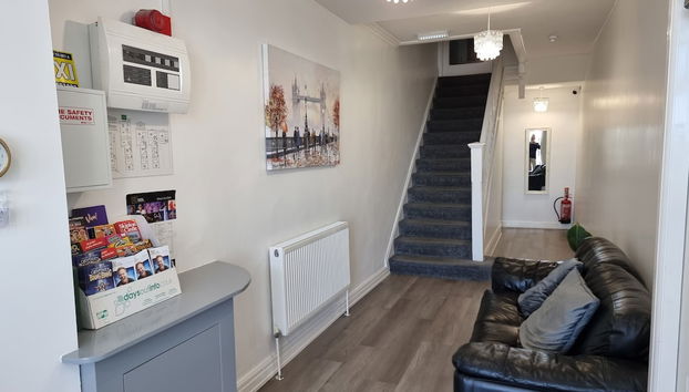 Coin salon dans le hall