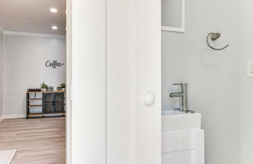 3 Mi to Camp Lejeune Home with Fire Pit and Grill! - Foto 22