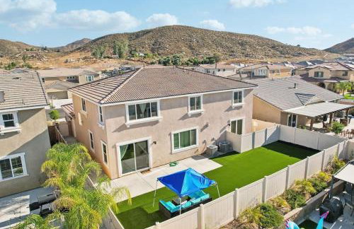 Entire Private Home with 5 Bedrooms 3 Bathrooms, 3000 sqft, Gated Yard, Garage, Nice View, Available Now - Foto 42