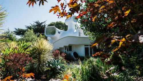 Unique Sculptured House with Private Beach Access - Foto 2