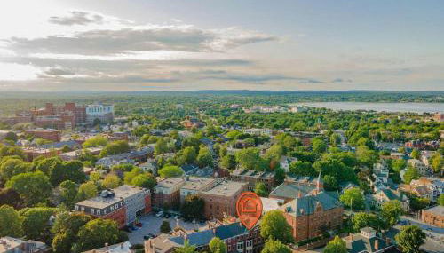 Local Landmark - Gorgeous Historic Home - Foto 5