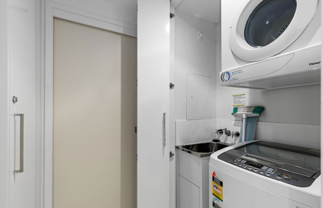 Ultra Broadbeach - Photo 78