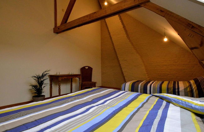 Spacious Holiday Home With Pond in Poperinge - Photo 11