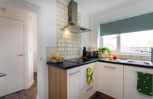 Cosy 4-BDR Family-Friendly House in North Hykeham, with High Speed Free WiFi, Secure Parking, Sleeps Up to 7, Long-Term Stays Allowed! - Foto 38