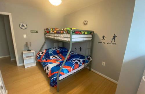 Parkside Alexandria Townhome - 3br free parking - Foto 49