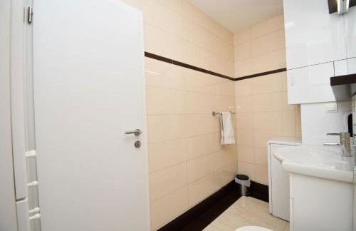 Apartments Lux with pool - Foto 48