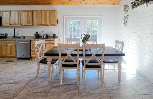 Cozy Home Sleeps 6 Hot Tub Fire Pit Free Ticket - Foto 8