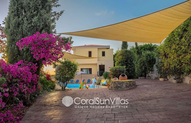 Wonderful Quiet Area, Completely Privacy, Large Private Pool, Colourful Garden - Foto 60