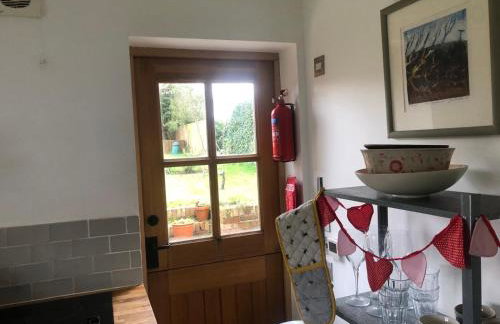 The studio spring house - Photo 6