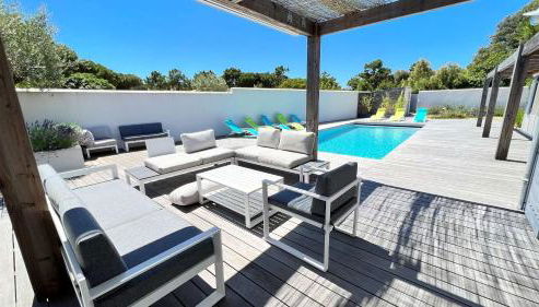 Superbe villa entièrement rénovée avec piscine à proximité de la plage - Foto 3, Garden, sunbed, Garden view