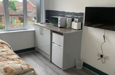 Newly refurbished studio, great location 8 studios - Photo 24