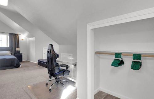 Spacious 3-Bedroom Near Campus - Photo 17