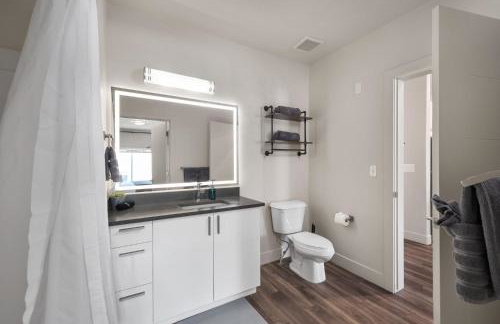 Deluxe 2BR Convention Center Gym, Pool, Htub, Pkg - Foto 32