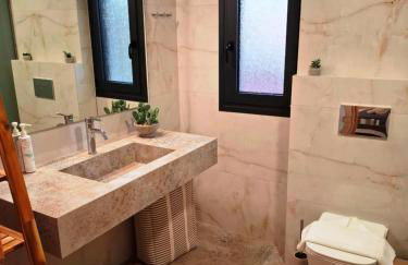 Aelia Luxury Apartments & Pool - Photo 45