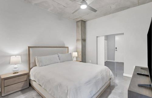 Modern 3 bedroom condo in downtown w free parking - Foto 27