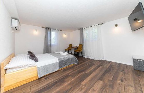 Nice Home In Trolokve - Foto 19