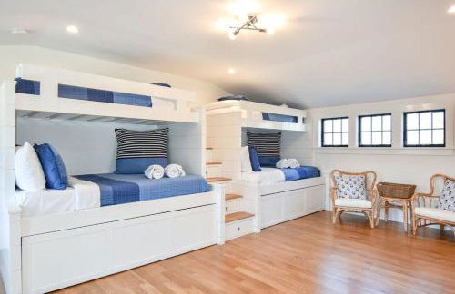 Gorgeous Home 2 Min Walk to Beach - Foto 27