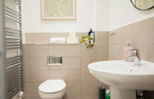 Luxurious 3-Story Townhouse, sleeps up to 10! - Foto 21