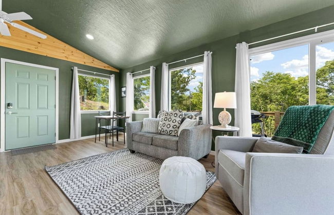 Romantic Lake Haven - Couples' Cabin - Foto 10