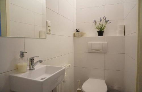 Central 2 bedroom flat for families & calm guests - Foto 27