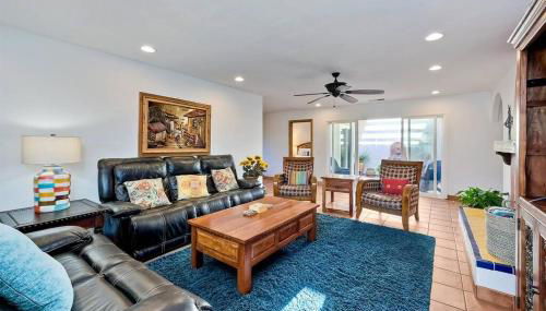 Great Group Retreat! Hacienda Decor, Spacious Floor Plan, Private Backyard - Foto 3