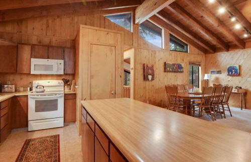 Lake Tahoe Treasure! Minutes From Beach & Skiing - Foto 27