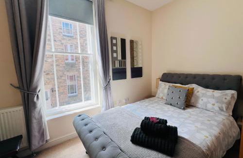 Fabulous 2 bed Historic Ground floor apartment Belper with free car parking next to property - Foto 48