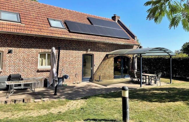 Coachman's House Near Roermond With Garden - Photo 1