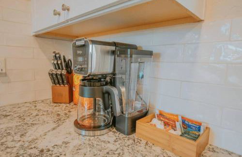 Casa Urbana-Close to Downtown-Hot Tub-Pet Friendly-No Pet Fees! - Foto 14