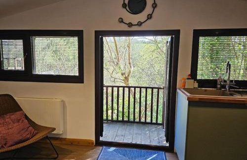 Treetops Lodge, private Cornish hideaway, parking, garden - Foto 32