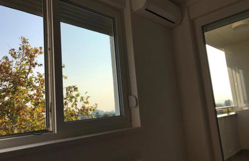 CITY CENTER PEARL #new#free reserved parking in garage elevator direct access#business and pleasure#city view&balcony&sunny&cafes&markets&tram#city center#working room#2 toliets#2 bedrooms - Photo 22