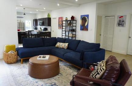 Charming Historic Home with Modern Comforts - Foto 26