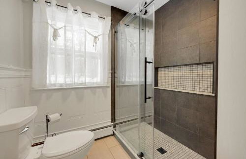 Melvin Village - 5 Bed 3 Bath Arcade Near Lake Pet Friendly fee applies - Foto 19