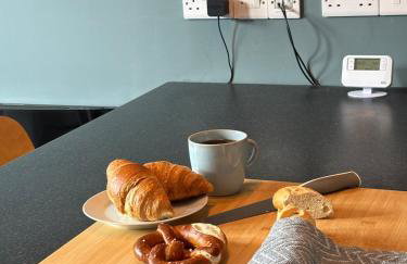 Shannon suite- Home away from Home-suitable for couples, contractors and NHS- free parking - Foto 29