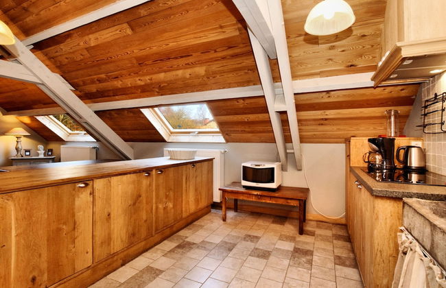 Rustic Holiday Home in Halleux - Photo 12