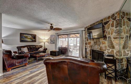 Lakefront Stillwaters Villa with Deck and Private Dock - Foto 6