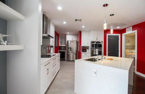 Chic 3 BR Private Pool Home in Lehigh Acres - Foto 29