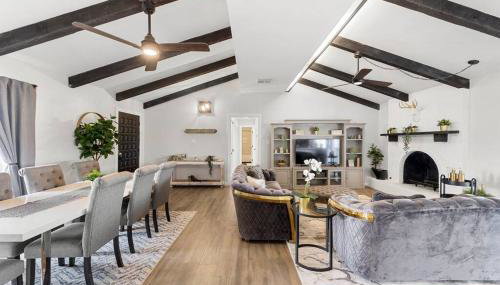 Farm Retreat with Jacuzzi, Fire Pit, Mini Goats, Mini Ponies and Mini Cows - Foto 4